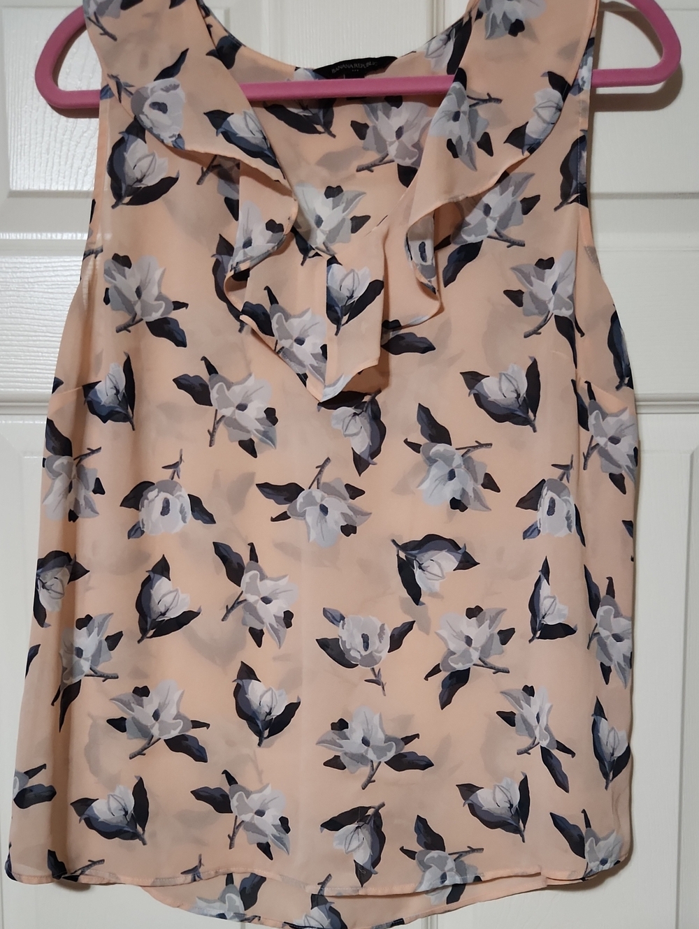 Banana Republic Peach Floral Ruffle Neck Blouse, L, EUC